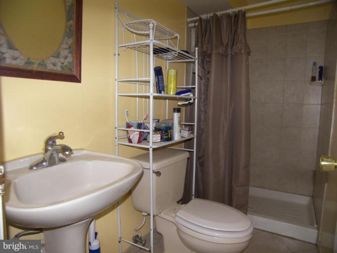 11333 Rambling Road Gaithersburg, MD 20879 - Photo 23 of 30 Bath #2