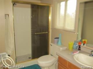 36255 Hardenburg Road Farmington, MI 48331 - Photo 13 of 18 Master Bath.jpg