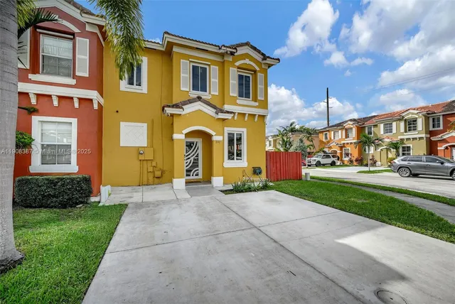 $365,000 | 640 Southeast 1st Street, Homestead, FL 33030