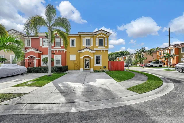 $365,000 | 640 Southeast 1st Street, Homestead, FL 33030