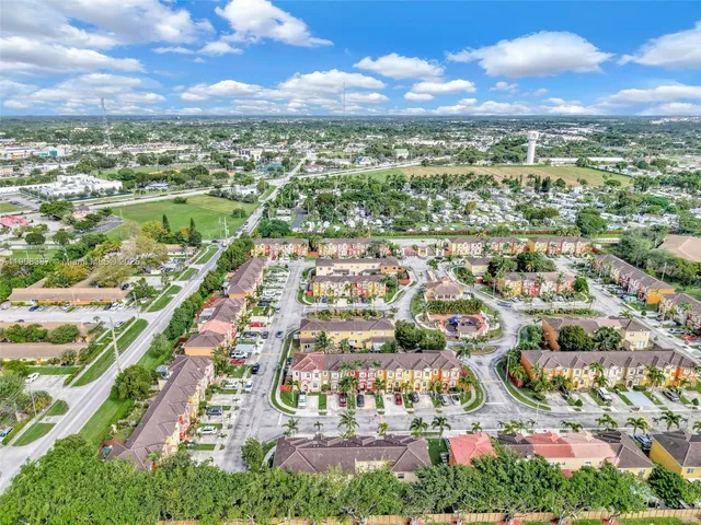 $365,000 | 640 Southeast 1st Street, Homestead, FL 33030