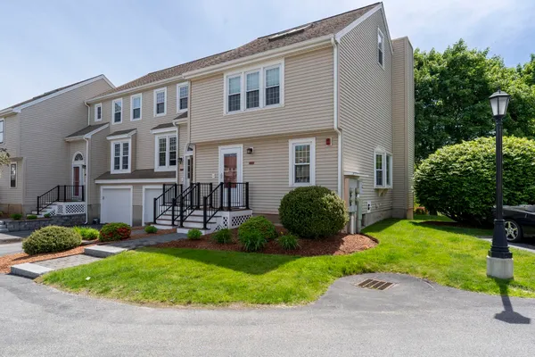 $399,999 | 11 Sundown Drive, Unit D, Derry, NH 03038