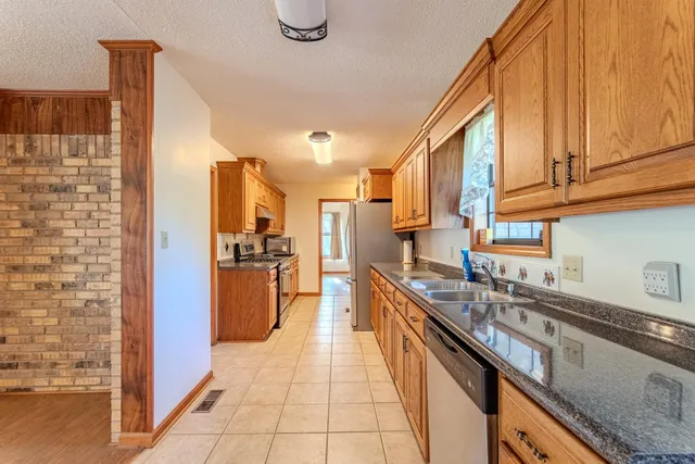 $250,000 | 841 Sanford Street, Henderson, TN 38340