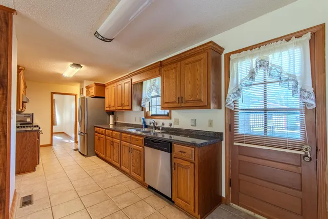 $250,000 | 841 Sanford Street, Henderson, TN 38340