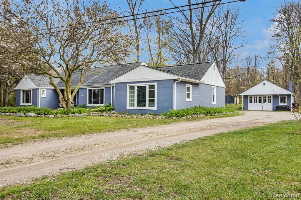 43631 Bemis Road Belleville, MI 48111 - Photo 3 of 35 Gallery Image 3