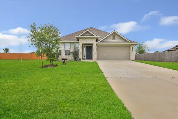 $279,000 | 116 Meadow Lake Drive, Navasota, TX 77868