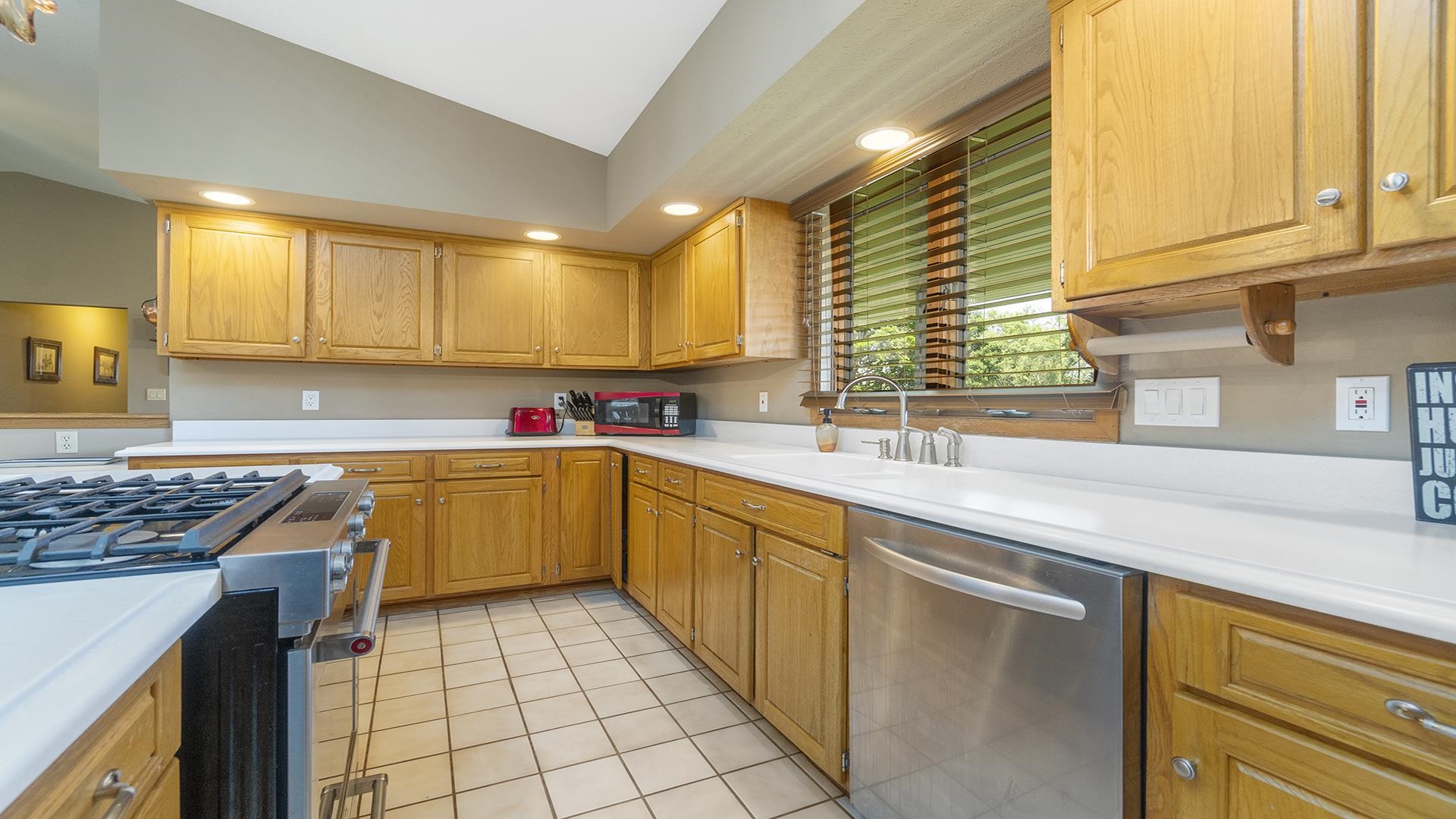 631 Fieldcrest Road Belvidere, IL 61008 - Photo 11 of 44 Gallery Image 11