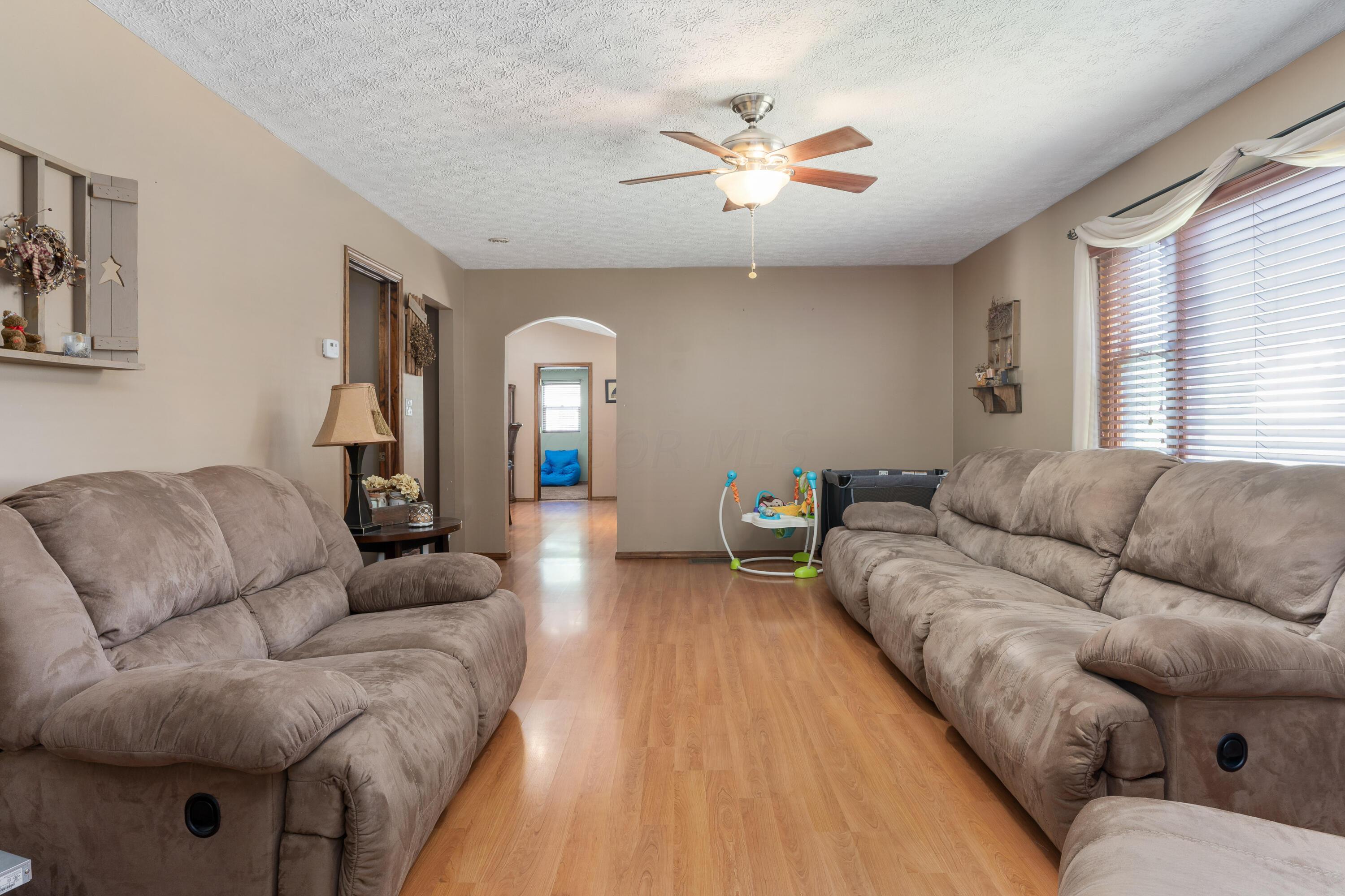 1691 Dyer Road Grove City, OH 43123 - Photo 31 of 108 laminate wood floors