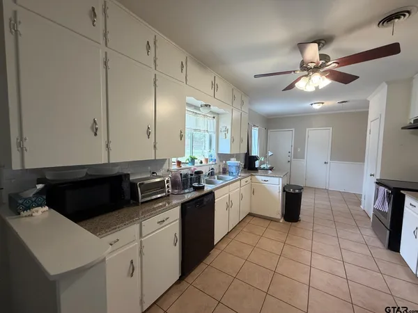 $1,850 | 3207 Timberlane Drive, Tyler, TX 75701