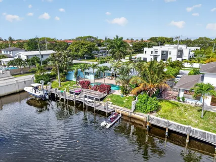 $2,000,000 | 5800 Northeast 7th Avenue, Boca Raton, FL 33487