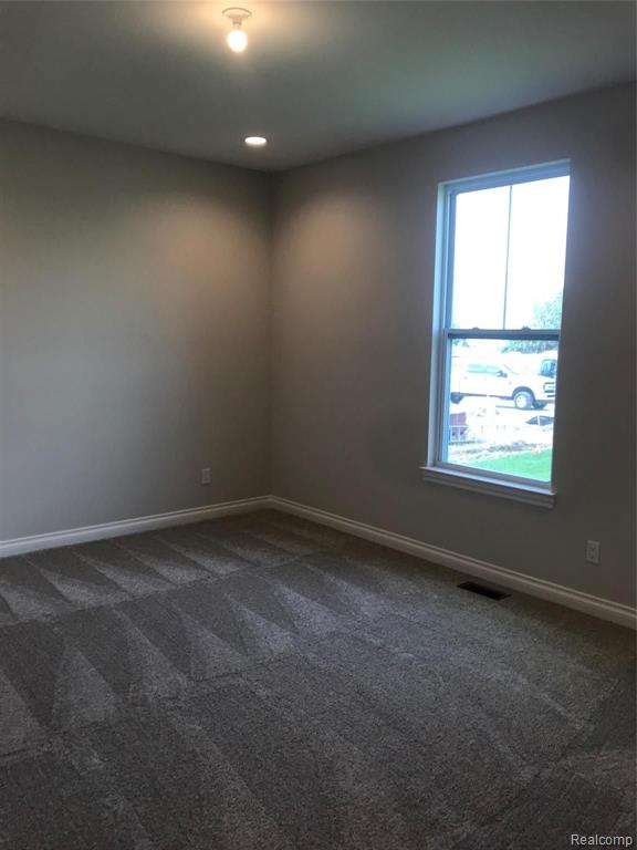 909 Lemon Drive Rochester, MI 48307 - Photo 5 of 17