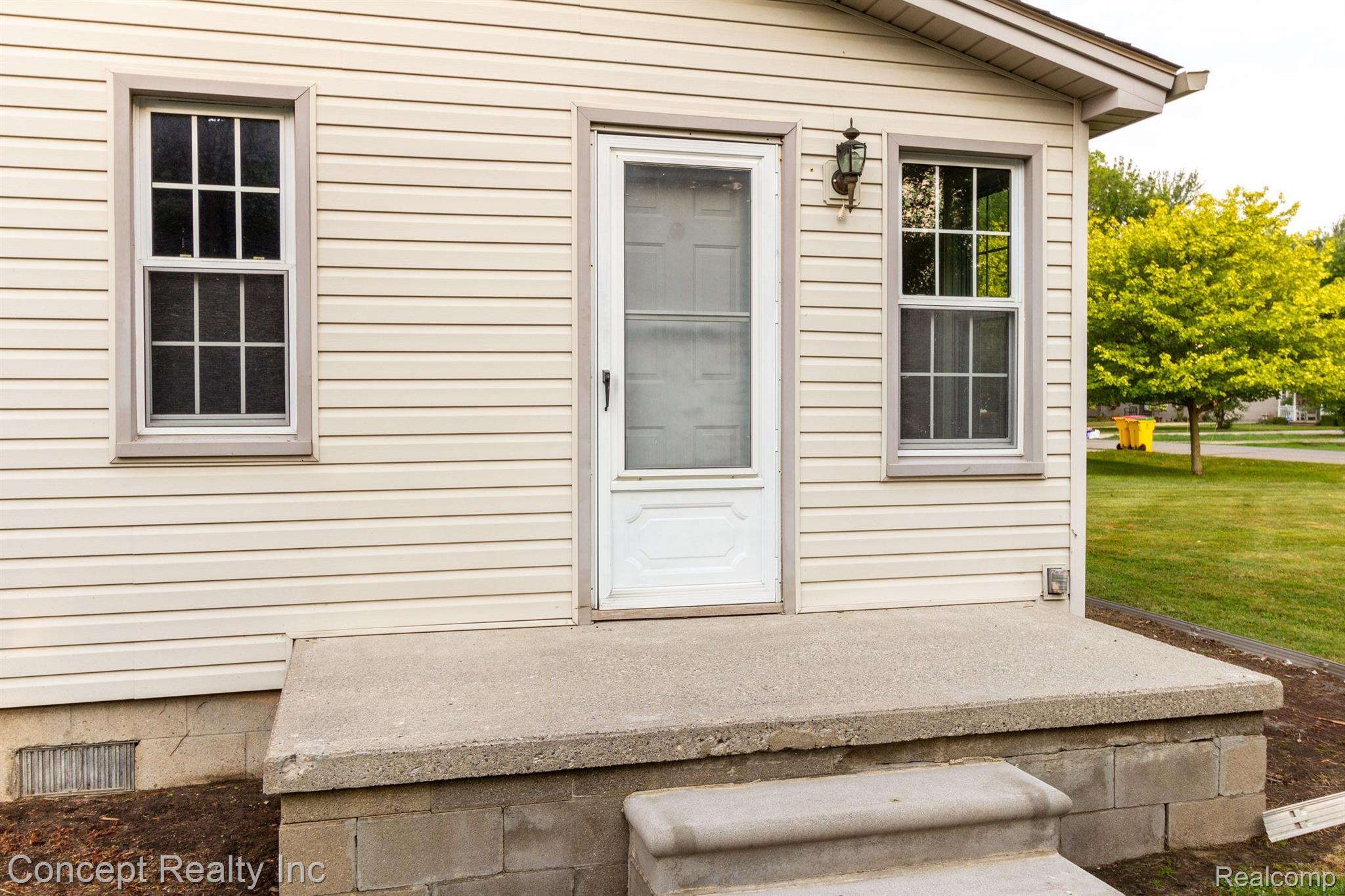 8589 Lake Road Grosse Ile, MI 48138 - Photo 3 of 31 Gallery Image 3