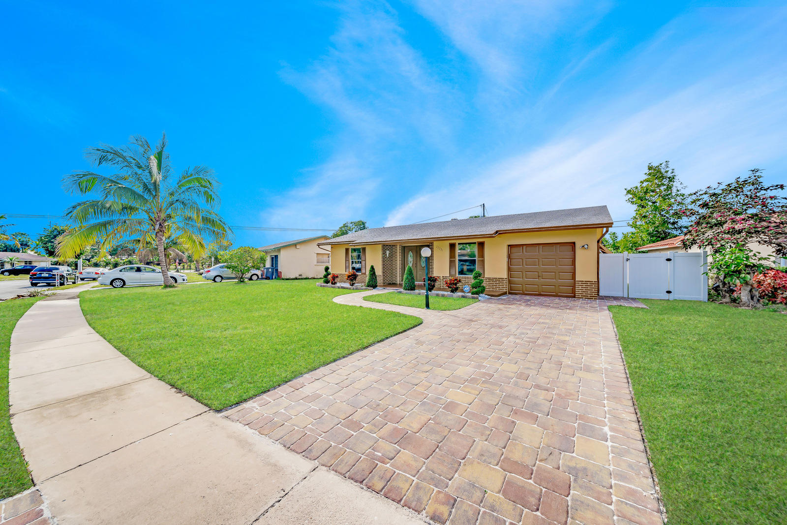 22231 Southwest 64th Way Boca Raton, FL 33428 - Photo 8 of 65 Double driveway - paver
