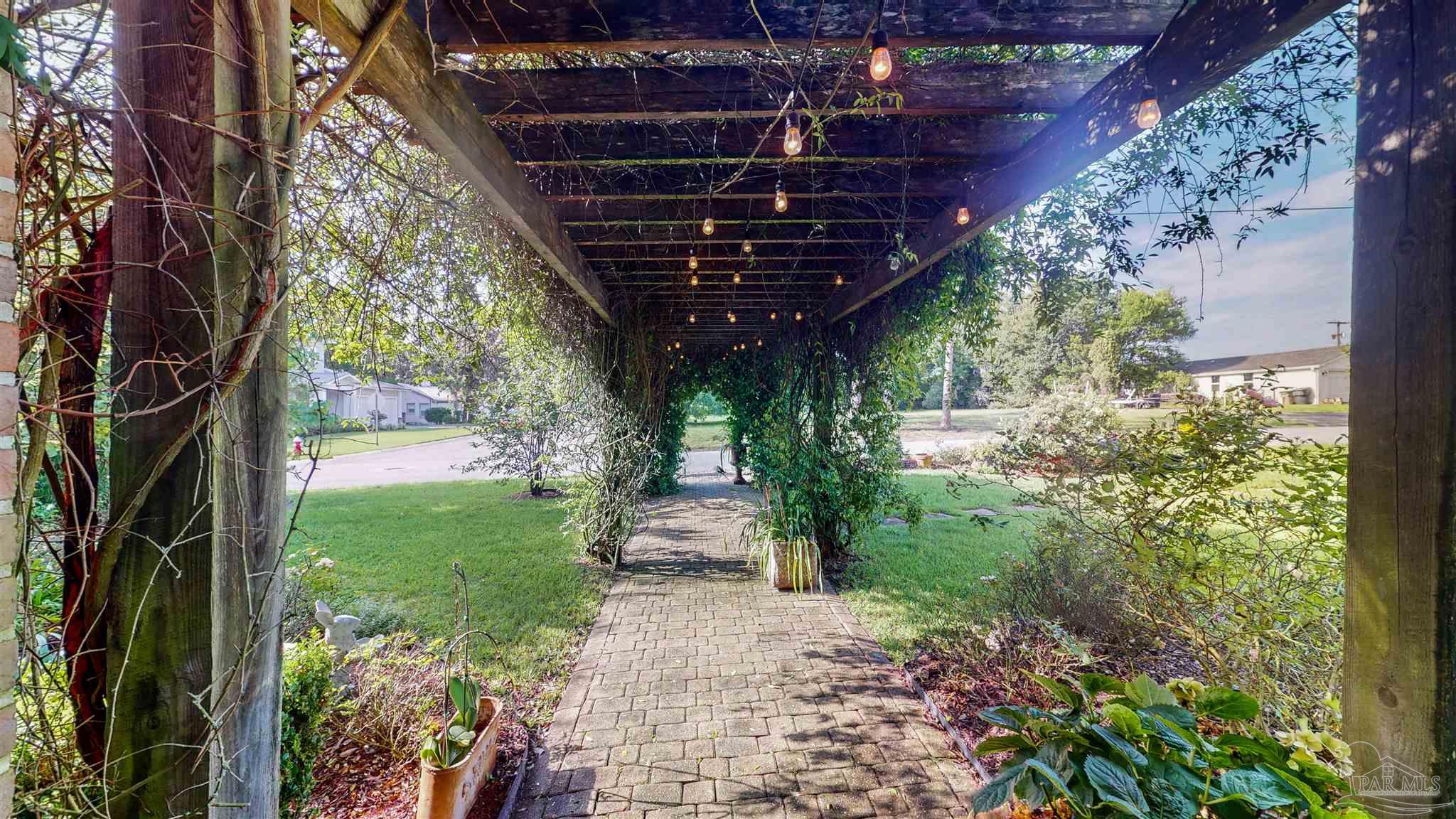 2275 East Cross Street Pensacola, FL 32503 - Photo 3 of 45