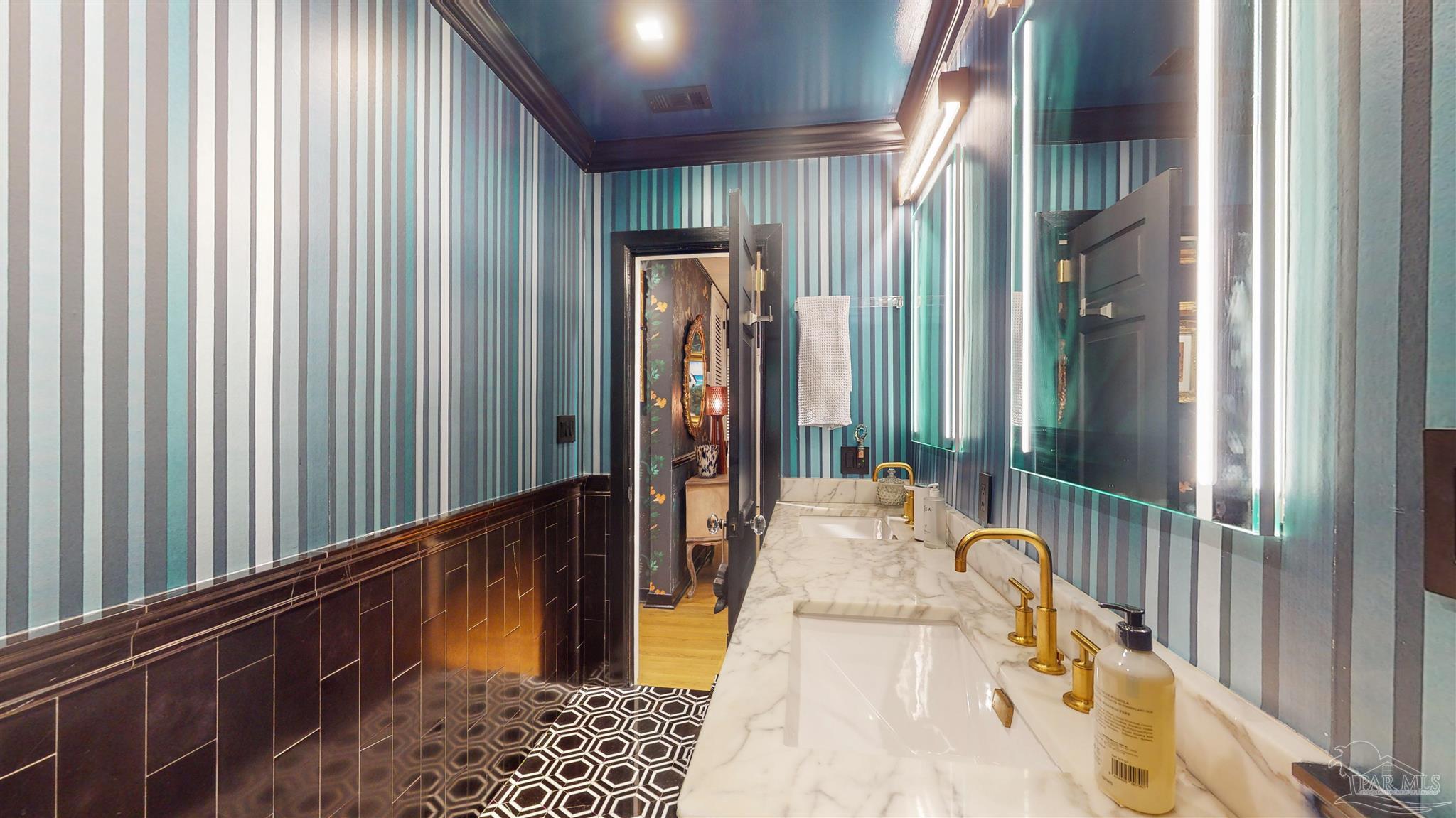 2275 East Cross Street Pensacola, FL 32503 - Photo 33 of 45