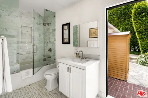 $8,995,000 | 760 North Beverly Glen Boulevard, Los Angeles, CA 90077