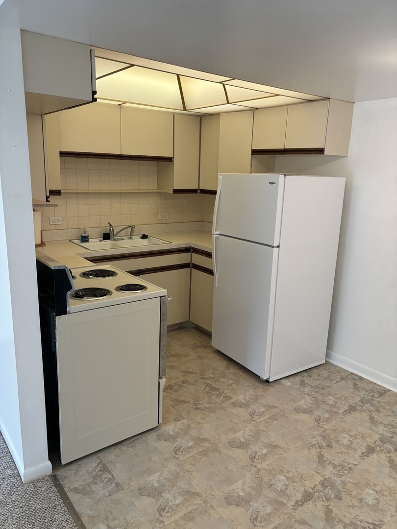 940 Holbrook Road, Unit 29B Homewood, IL 60430 - Photo 8 of 29 Gallery Image 8
