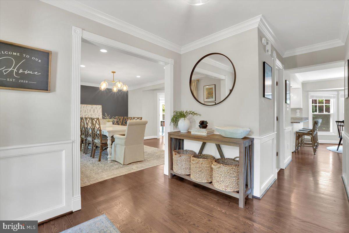 12649 Thunder Chase Drive Reston, VA 20191 - Photo 10 of 53 a living room with furniture and a wooden floor