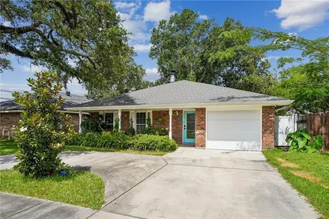 $375,000 | 806 Colonial Club Drive, Harahan, LA 70123