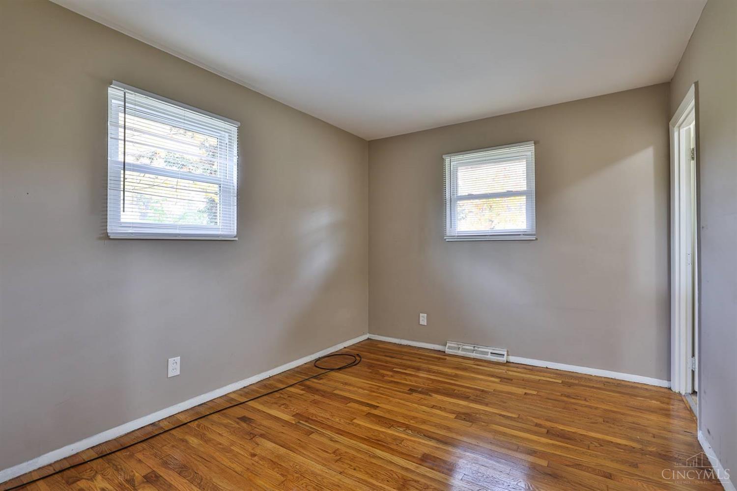 9234 Pippin Road Cincinnati, OH 45231 - Photo 12 of 23