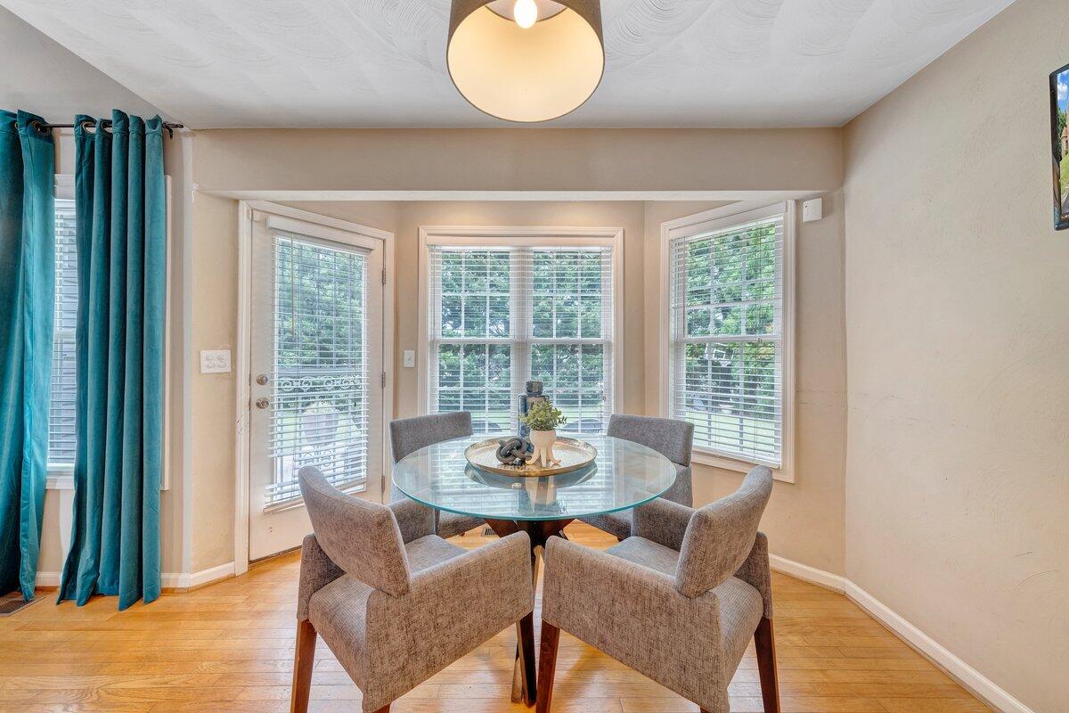 3770 Laurel Ridge Road Northwest Roanoke, VA 24019 - Photo 18 of 55 a dining room with furniture and window