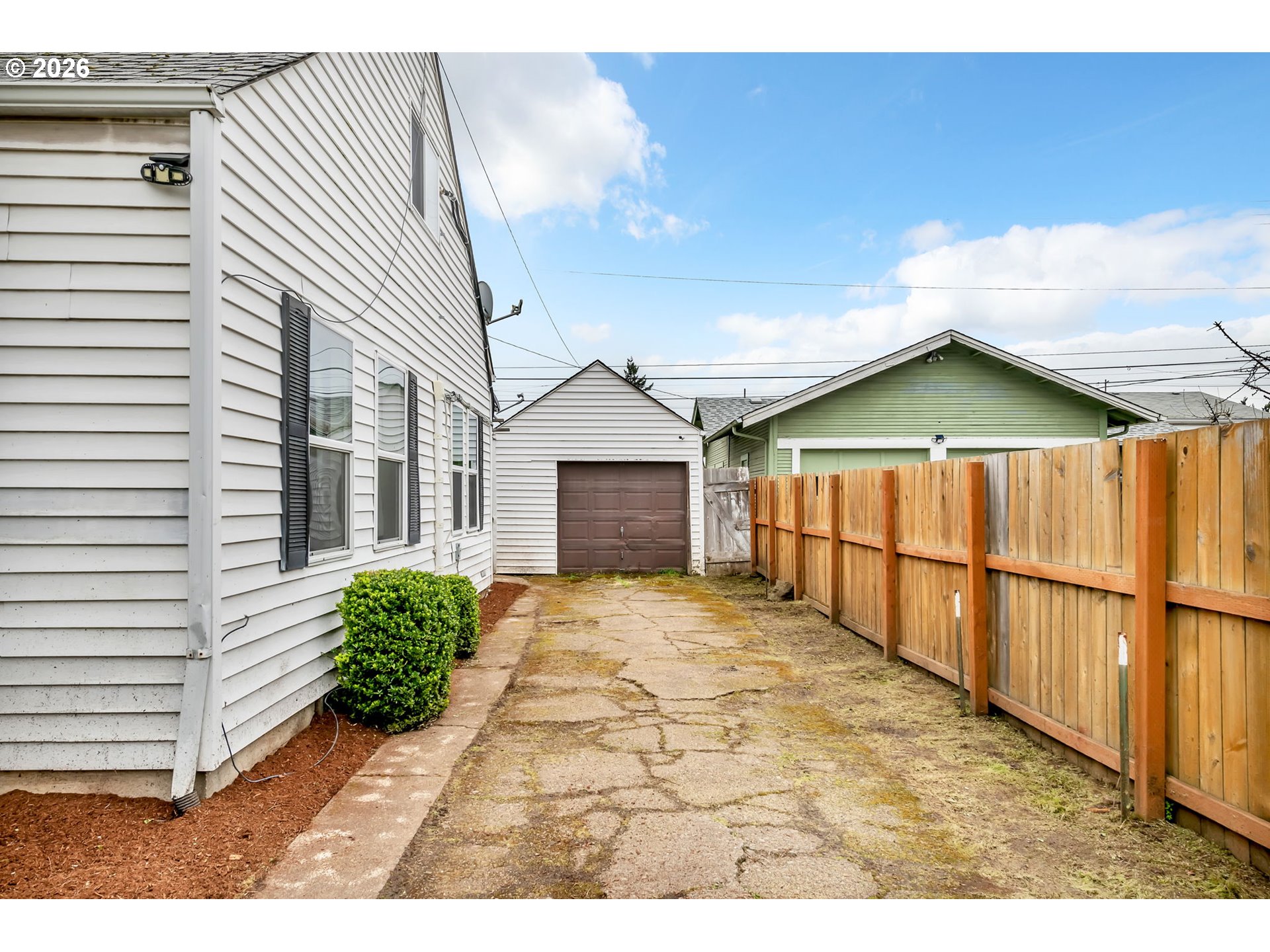 648 Juniper Street Junction City, OR 97448 - Photo 4 of 48