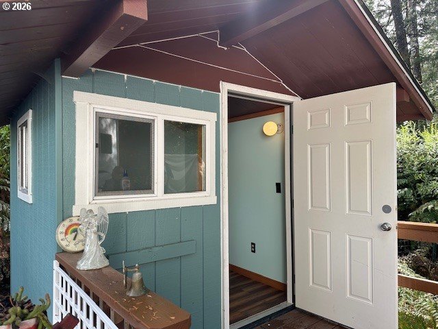 71 Castaway Cove Florence, OR 97439 - Photo 3 of 15 a front view of a house with outdoor shower