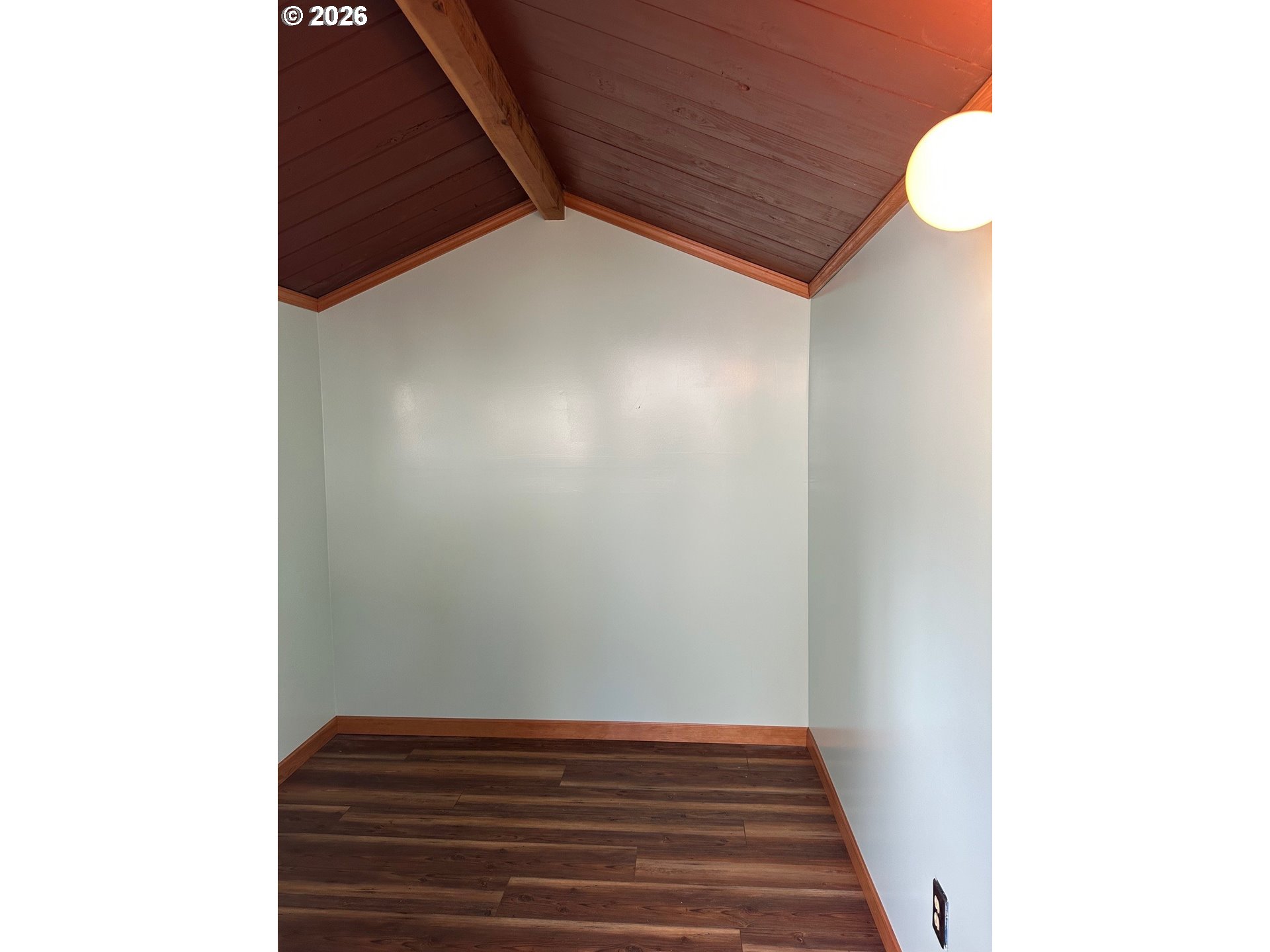 71 Castaway Cove Florence, OR 97439 - Photo 4 of 15 a view of entryway