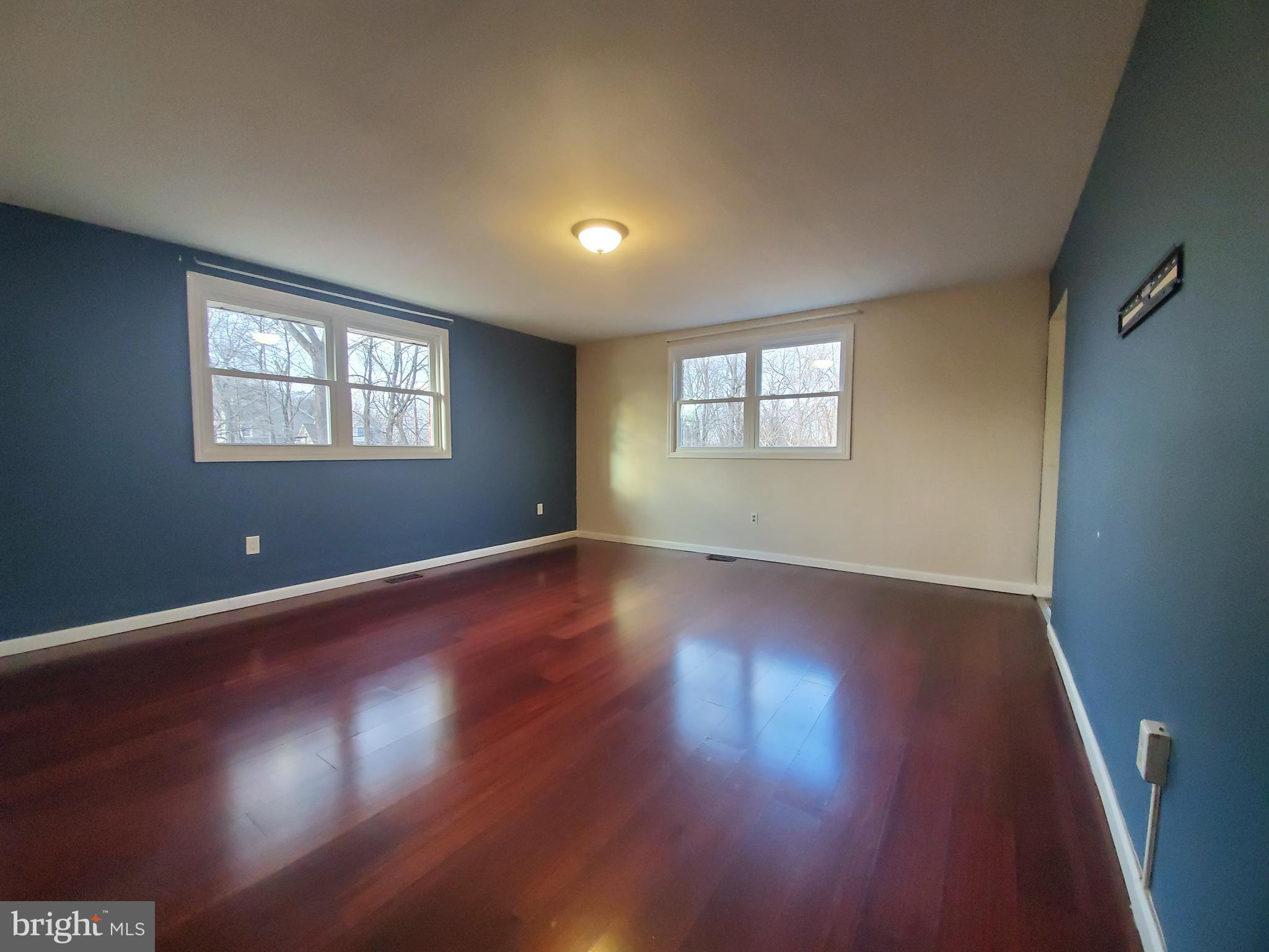 701 Harrison Street, Unit 1 Riverside, NJ 08075 - Photo 4 of 17 Living Room