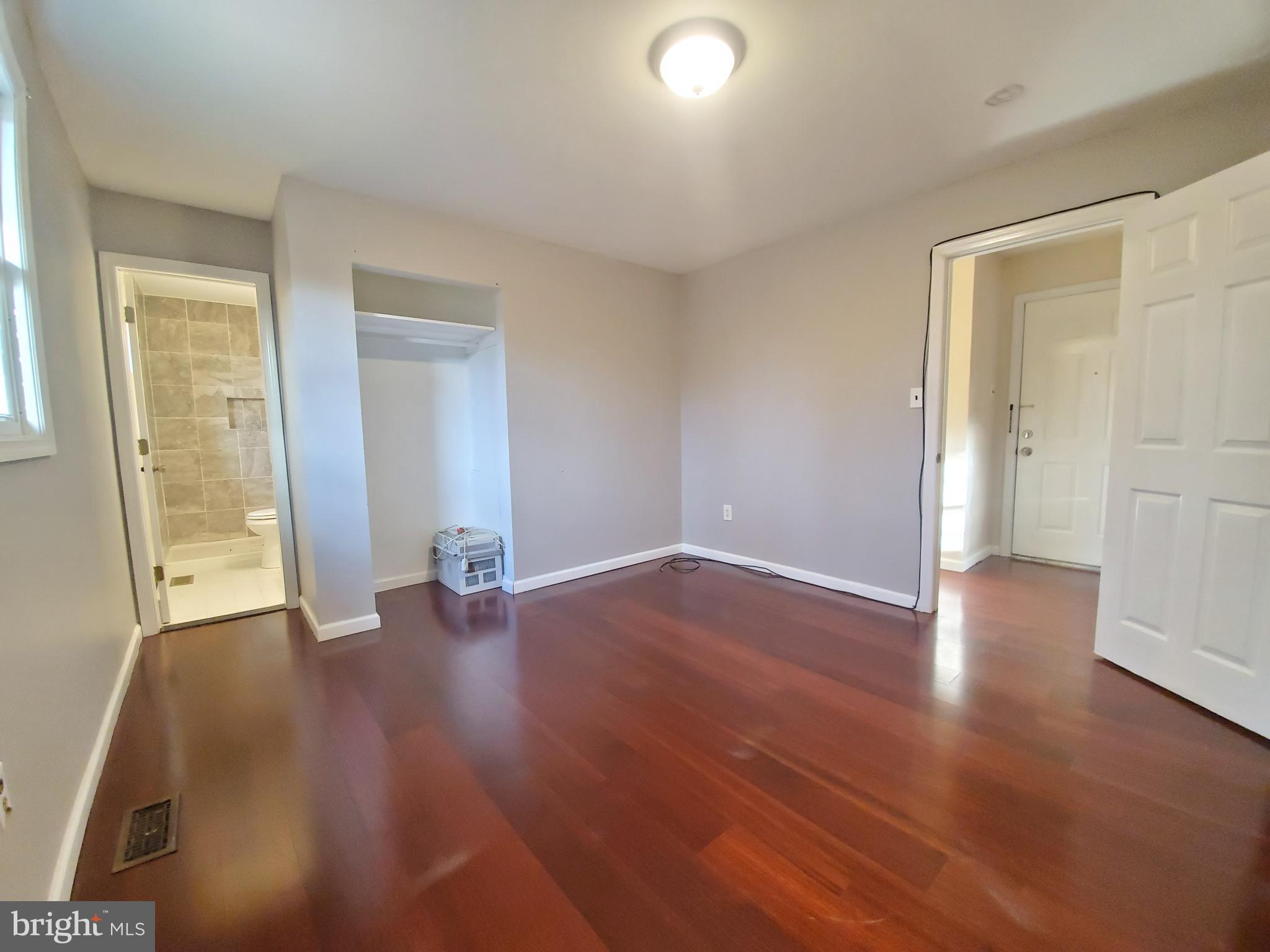 701 Harrison Street, Unit 1 Riverside, NJ 08075 - Photo 10 of 17 Master with attached bath