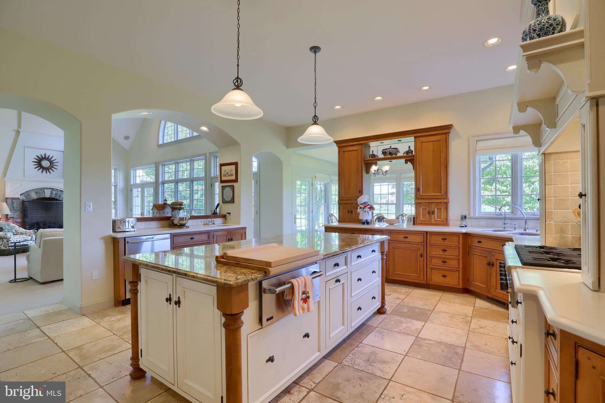 901 Greenside Drive Lititz, PA 17543 - Photo 12 of 48