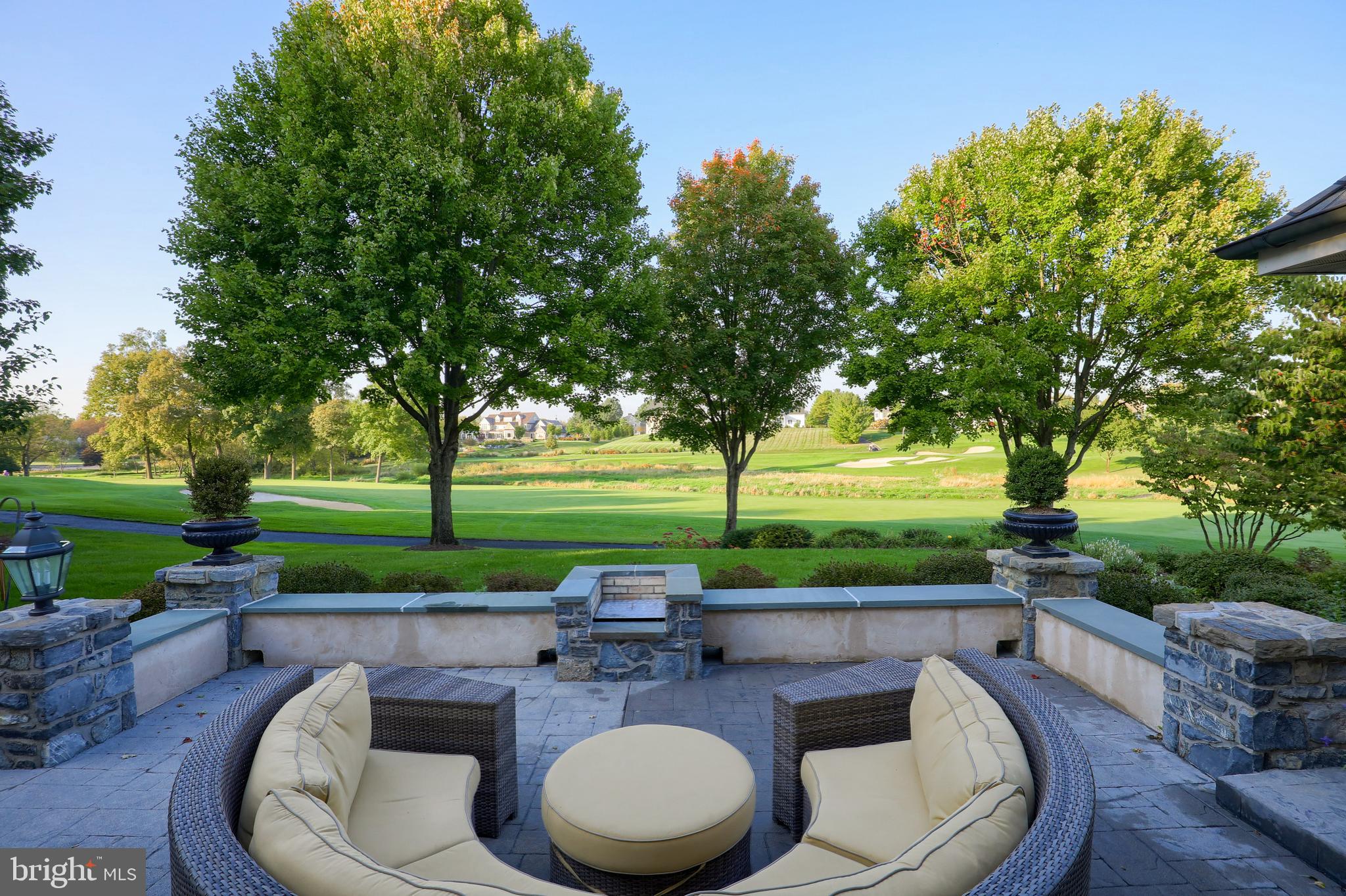 901 Greenside Drive Lititz, PA 17543 - Photo 4 of 48