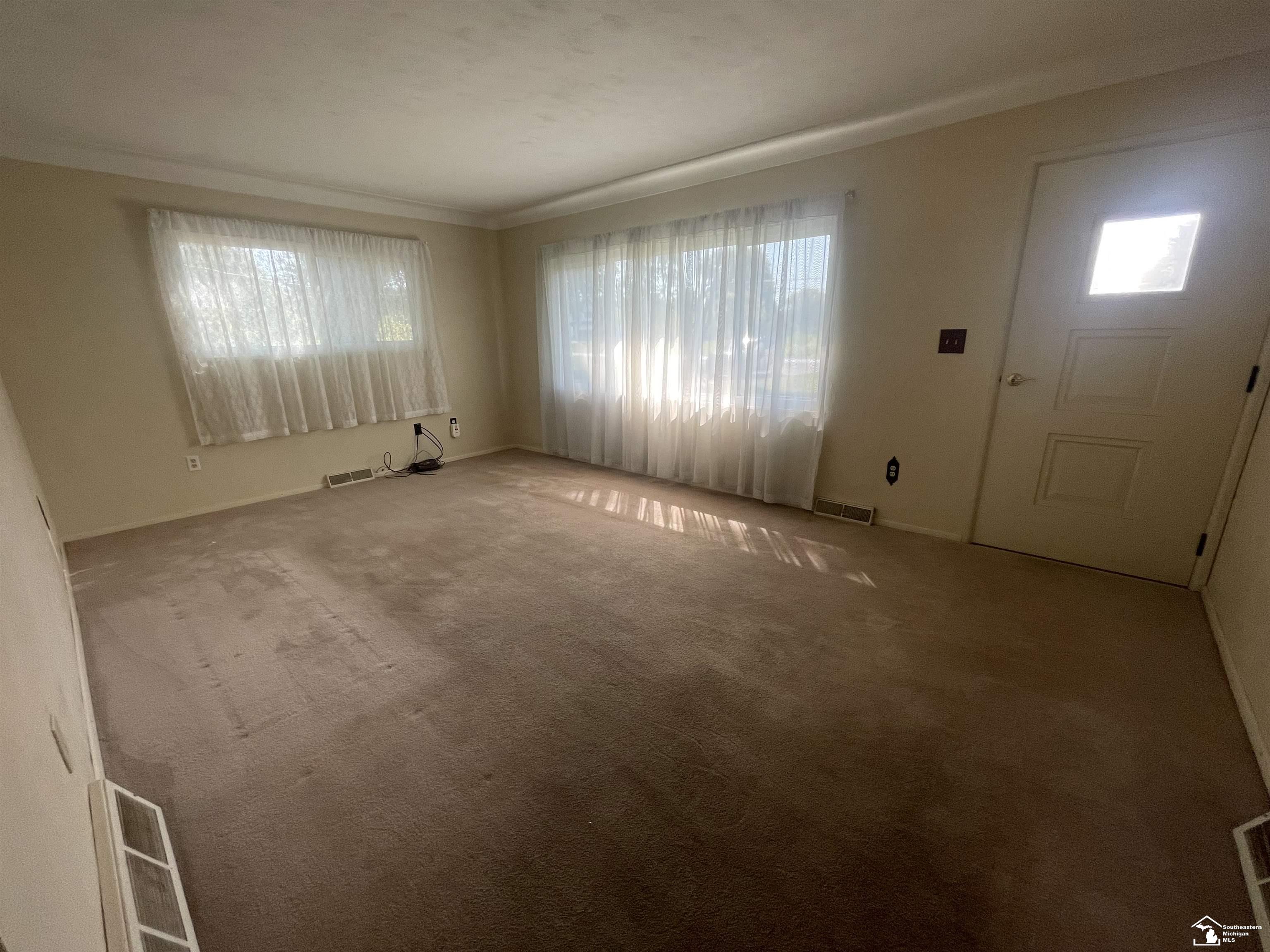 2196 Smith Road Temperance, MI 48182 - Photo 6 of 20 50188138-7ce07d07-96c8-42c8-b9ec-11fcbe6fb243.JPG