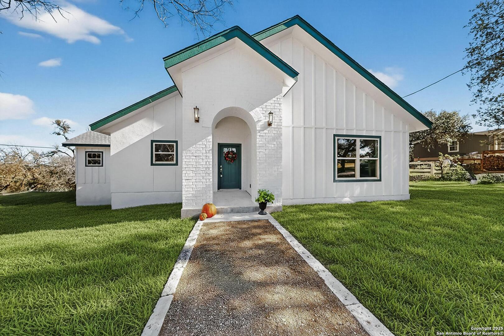 514 Contour Drive Spring Branch, TX 78070 - Photo 2 of 47