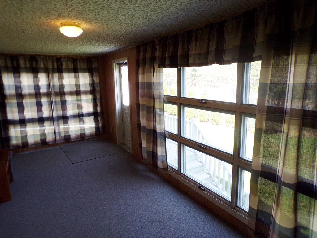 123 Thompson Road Webster, MA 01570 - Photo 15 of 23