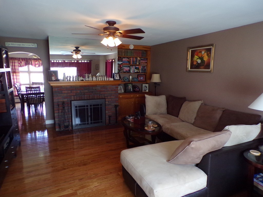 123 Thompson Road Webster, MA 01570 - Photo 5 of 23