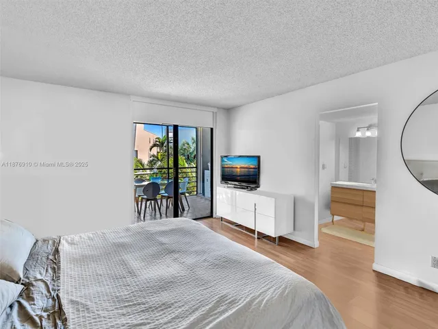 $3,000 | 20401 Northeast 30th Avenue, Unit 3108, Aventura, FL 33180