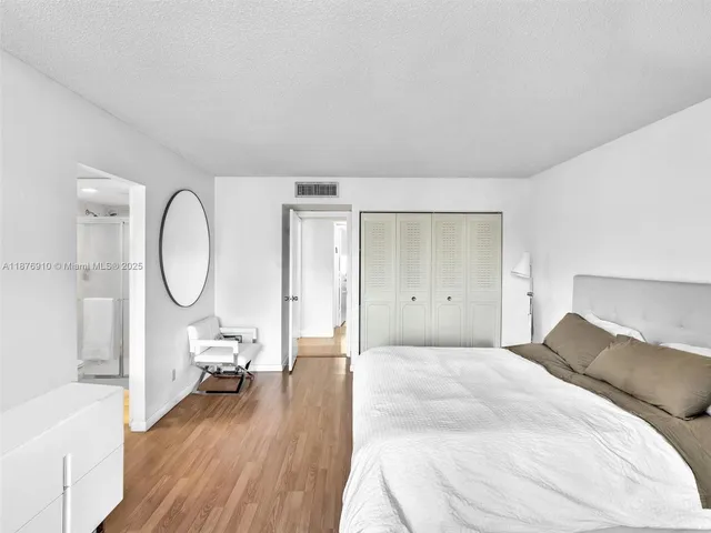 $3,000 | 20401 Northeast 30th Avenue, Unit 3108, Aventura, FL 33180