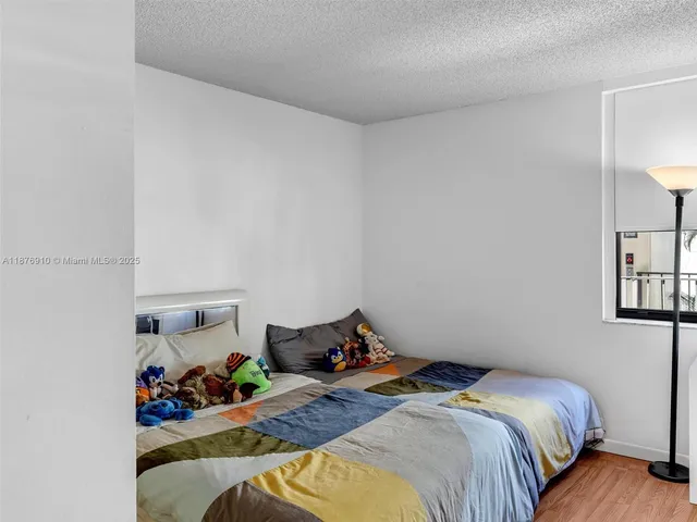 $3,000 | 20401 Northeast 30th Avenue, Unit 3108, Aventura, FL 33180