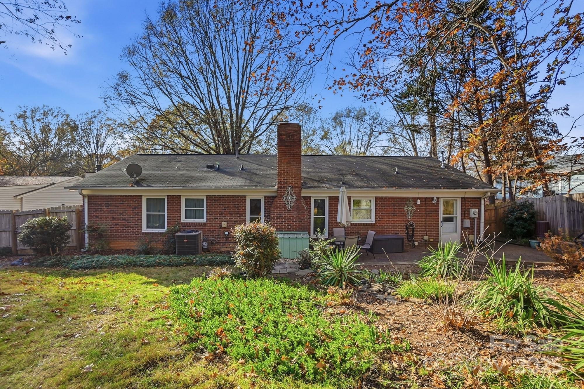 6309 Pineburr Road Charlotte, NC 28211 - Photo 3 of 46 a front view of house with yard and trees