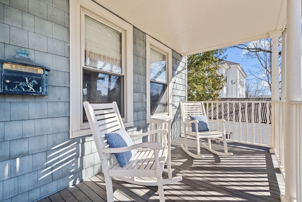 7 Sweetser Avenue Reading, MA 01867 - Photo 4 of 32