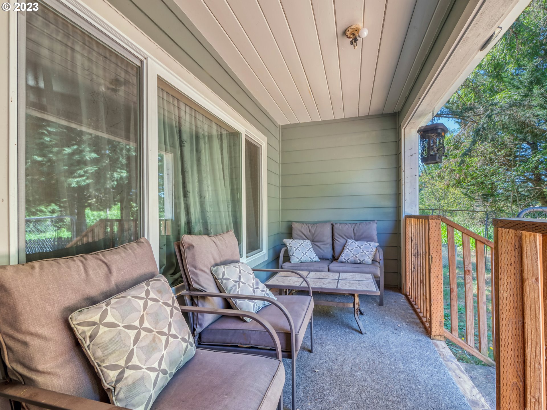 33955 Ford Mill Road Lebanon, OR 97355 - Photo 31 of 44 a outdoor living space with furniture