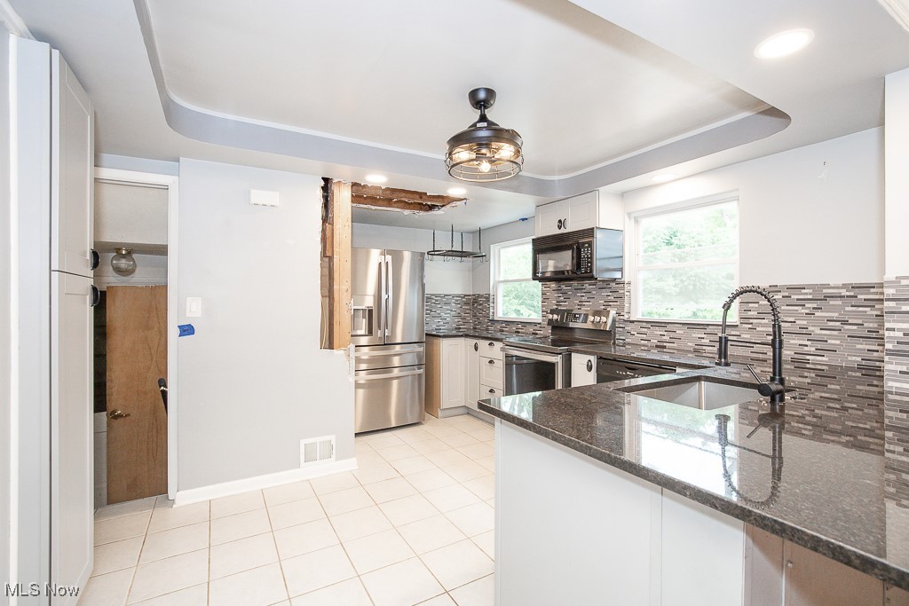 3834 Northwood Road Cleveland, OH 44118 - Photo 10 of 42 Gallery Image 10