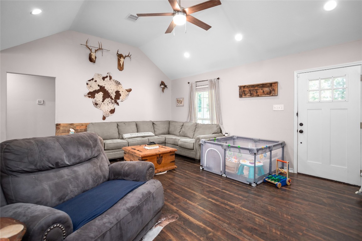 295 Garden City Road Livingston, TX 77351 - Photo 3 of 20 a living room with furniture and wooden floor