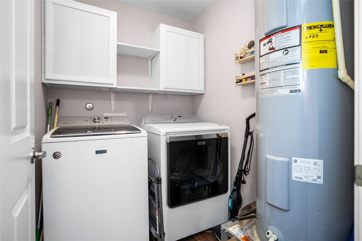 295 Garden City Road Livingston, TX 77351 - Photo 9 of 20 a utility room with dryer and washer