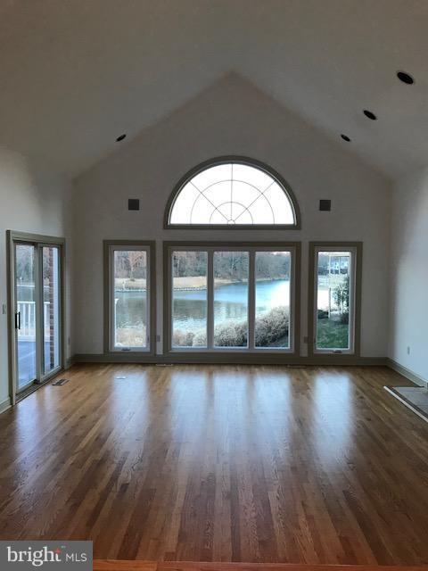 810 South River Landing Road, Unit 810 Edgewater, MD 21037 - Photo 6 of 11 Living Room