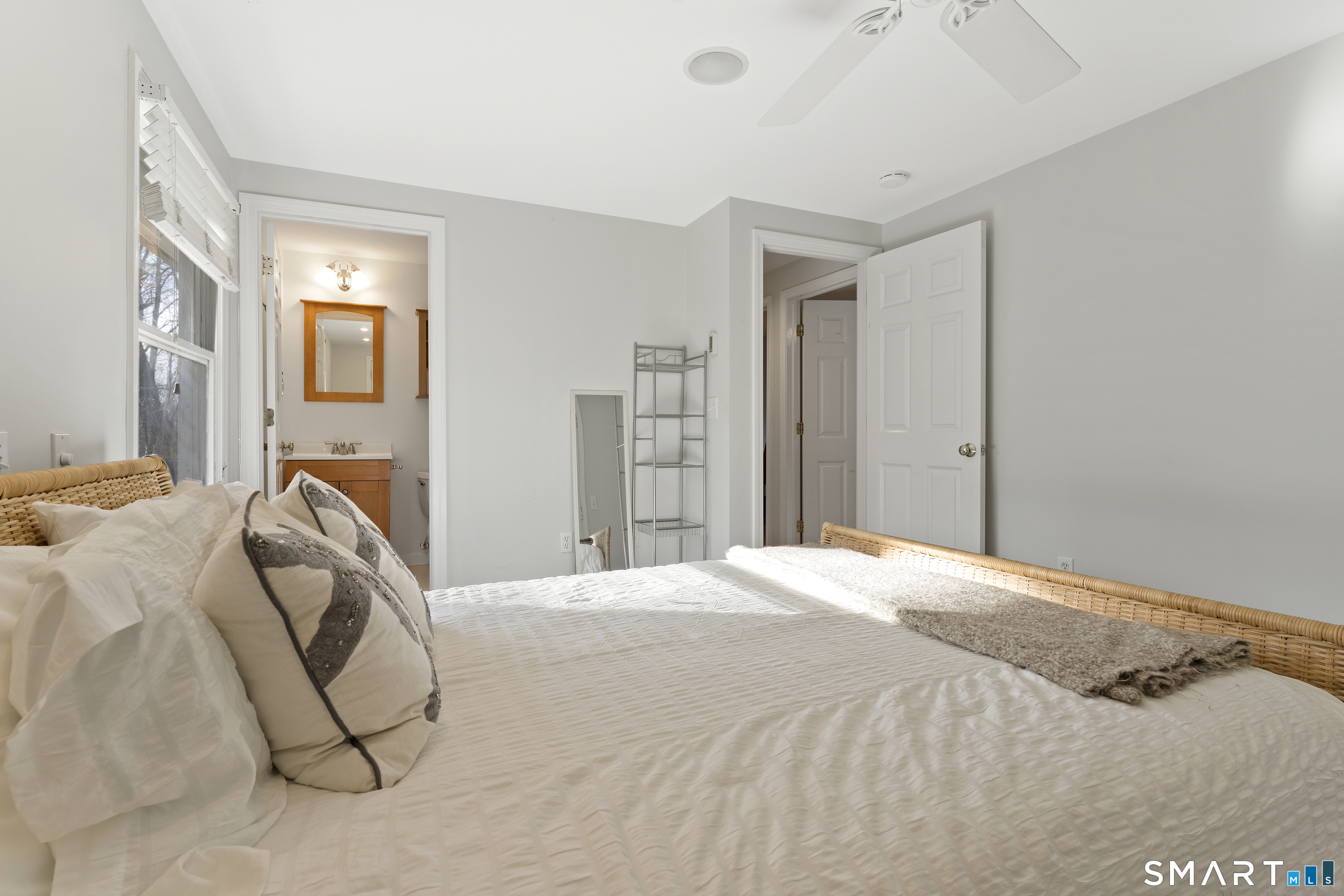 1091 Boston Post Road Madison, CT 06443 - Photo 12 of 17
