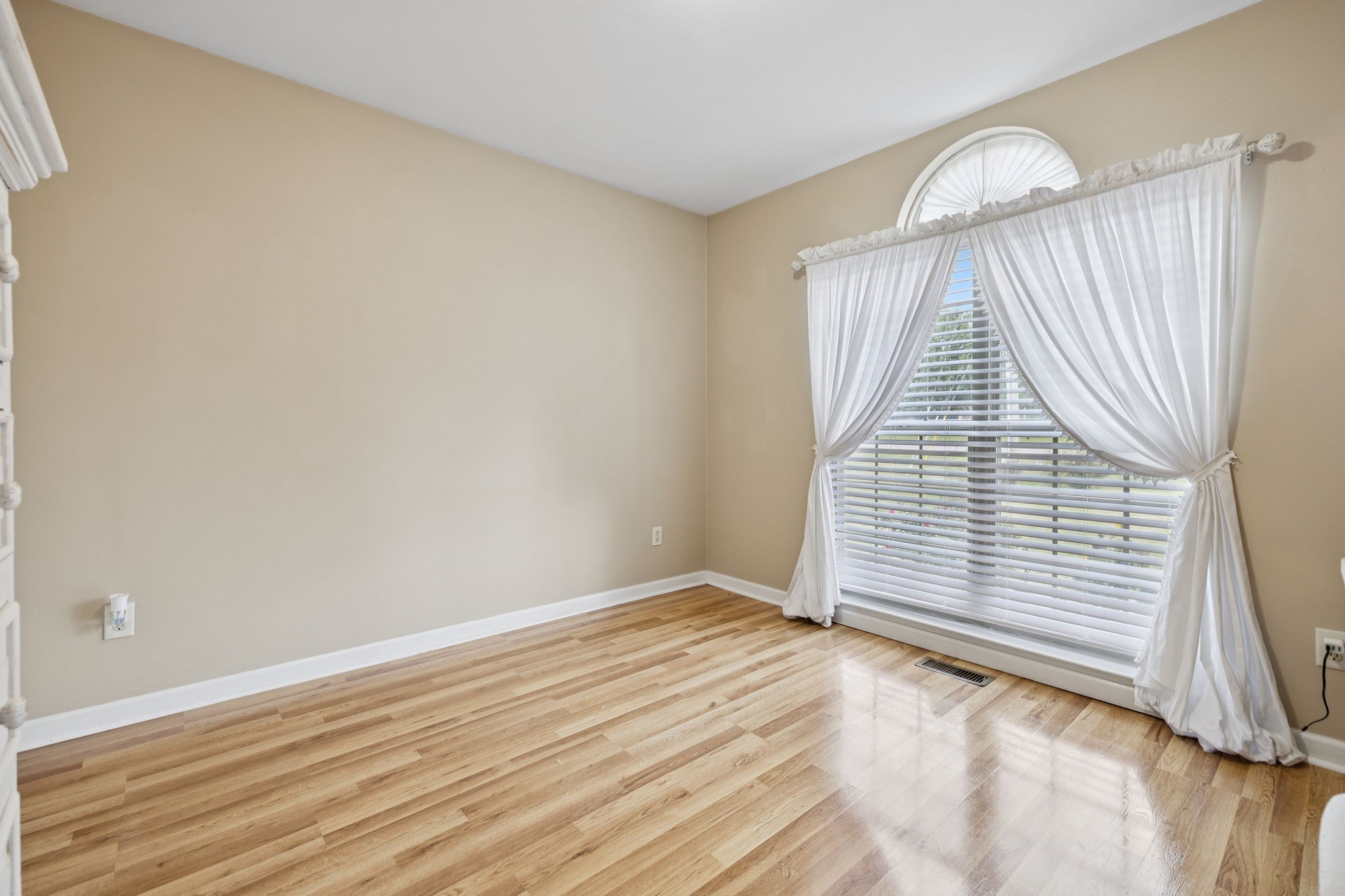 114 Falling Branch Court Murfreesboro, TN 37129 - Photo 27 of 69 wooden floor in an empty room