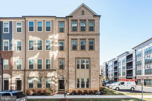 $4,200 | 813 Rockwell Avenue, Unit 813, Gaithersburg, MD 20878