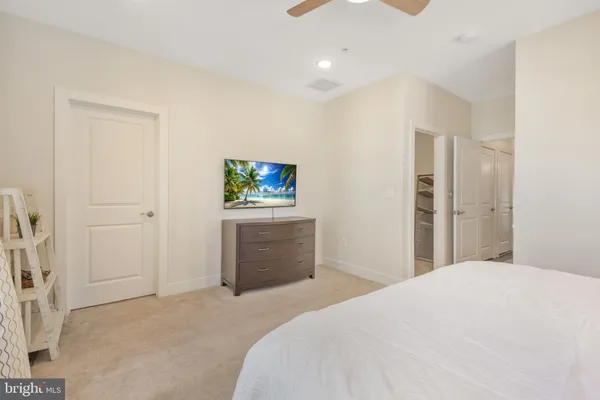 $4,200 | 813 Rockwell Avenue, Unit 813, Gaithersburg, MD 20878